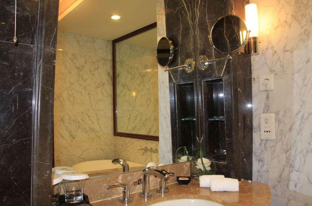 Grand Oriental Hotel Tungkuan Szoba fotó