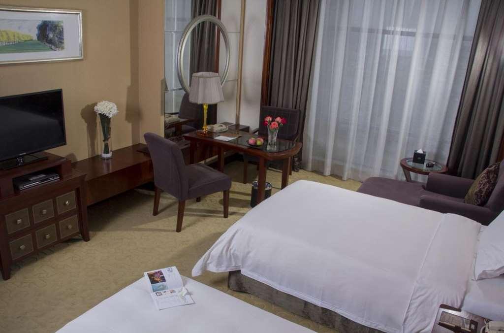 Grand Oriental Hotel Tungkuan Szoba fotó